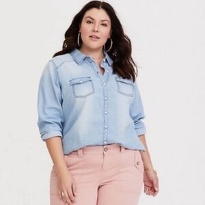 Torrid denim style chambray button up shirt size 2X blue